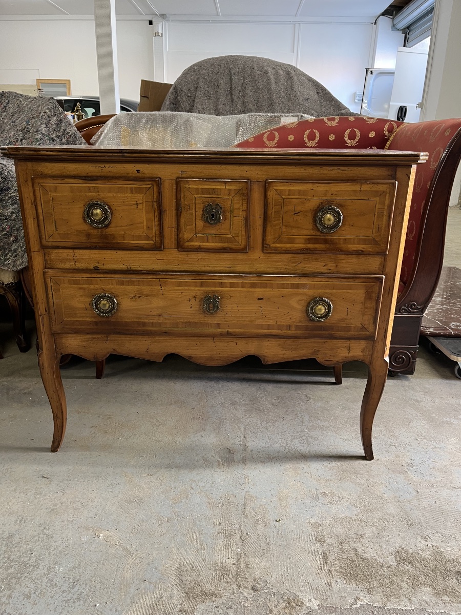Small, Hipped-roof Chest Of Drawers Made Of Light-colored Wood In The Louis XV Style