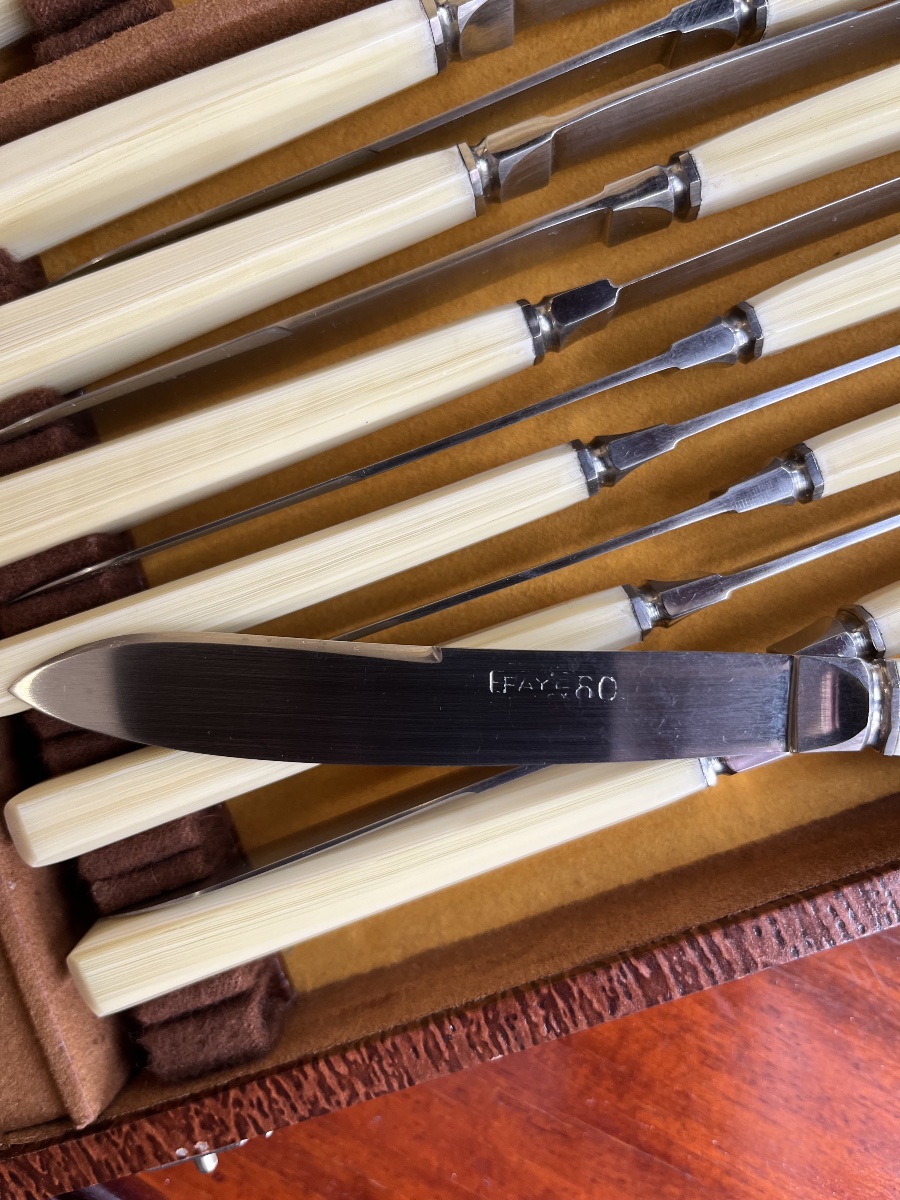 Set Of 24 Knives With Horn Handles-photo-4
