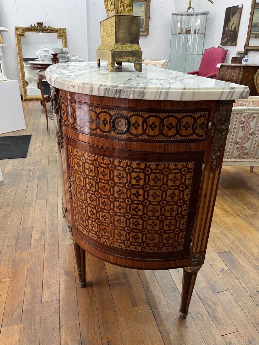 Belle Commode demie -lune en marqueterie de style Louis XVI -photo-5