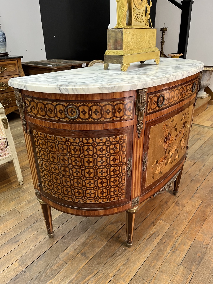 Belle Commode demie -lune en marqueterie de style Louis XVI -photo-6