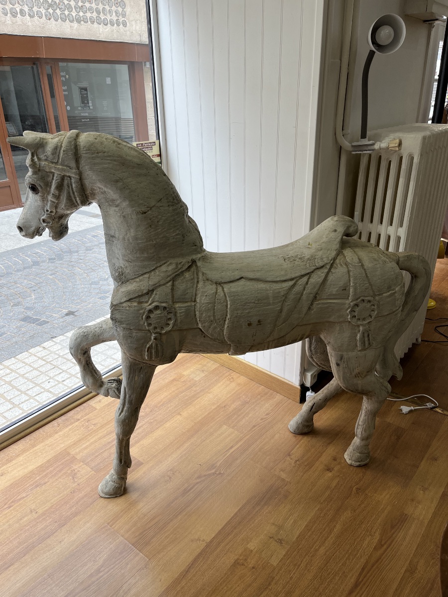 Grand cheval en bois  ancien 