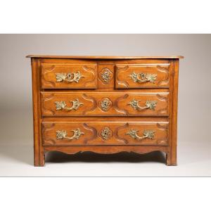 18th-century Louis XV Walnut Chest Of Drawers