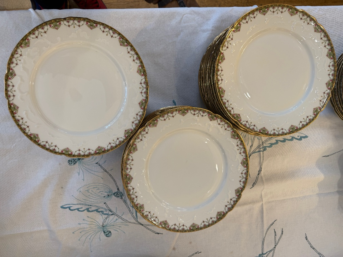 Service De Table Porcelaine Limoges Aux Lions De Faïence 89 Pièces 17 Pièces De Forme 1920 / 30-photo-2