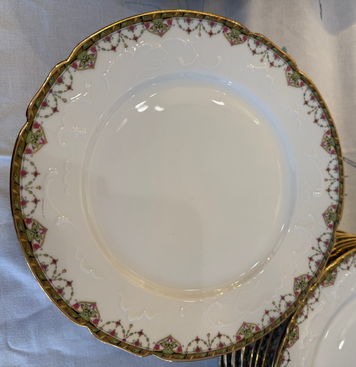 Service De Table Porcelaine Limoges Aux Lions De Faïence 89 Pièces 17 Pièces De Forme 1920 / 30