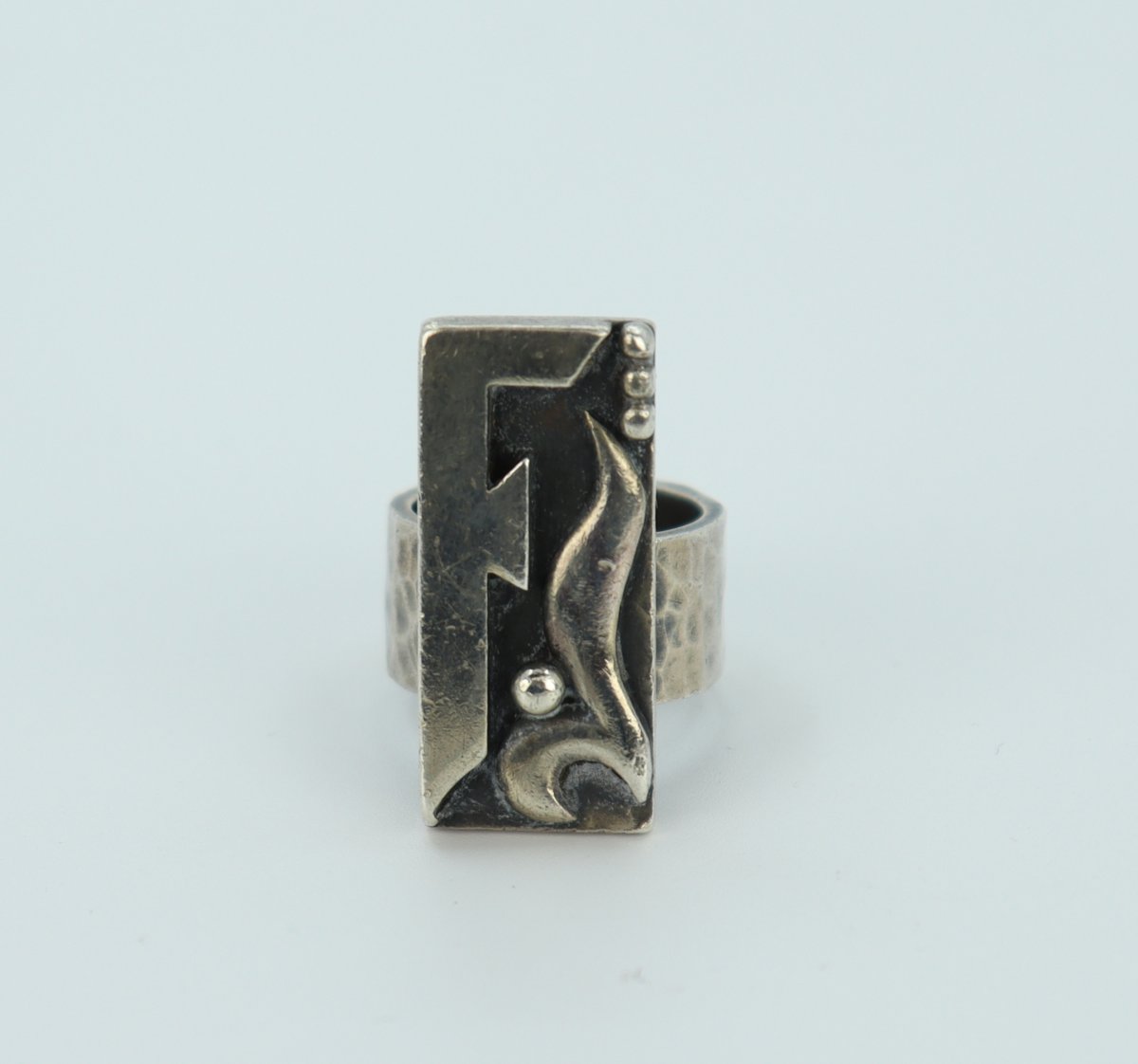 F Initial Ring By Jean Després-photo-3