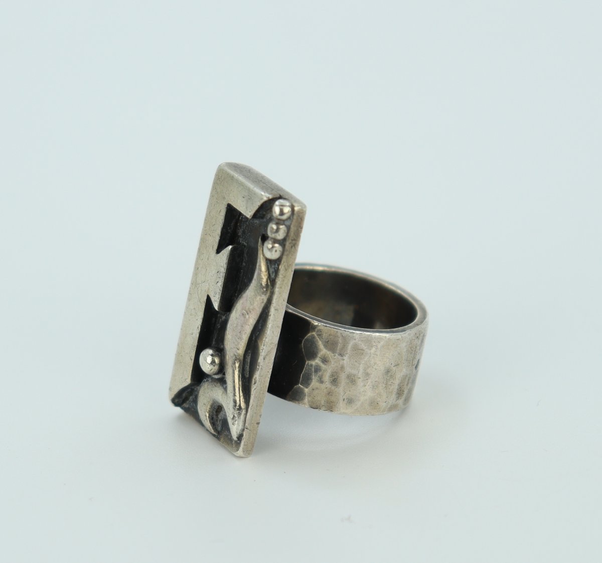 F Initial Ring By Jean Després-photo-4