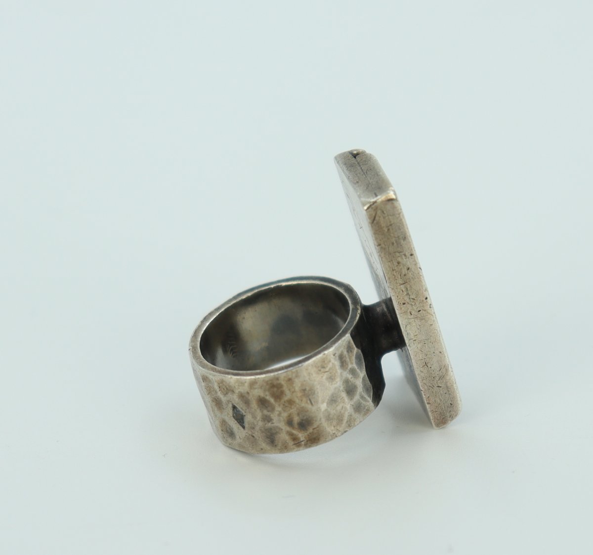 F Initial Ring By Jean Després-photo-6