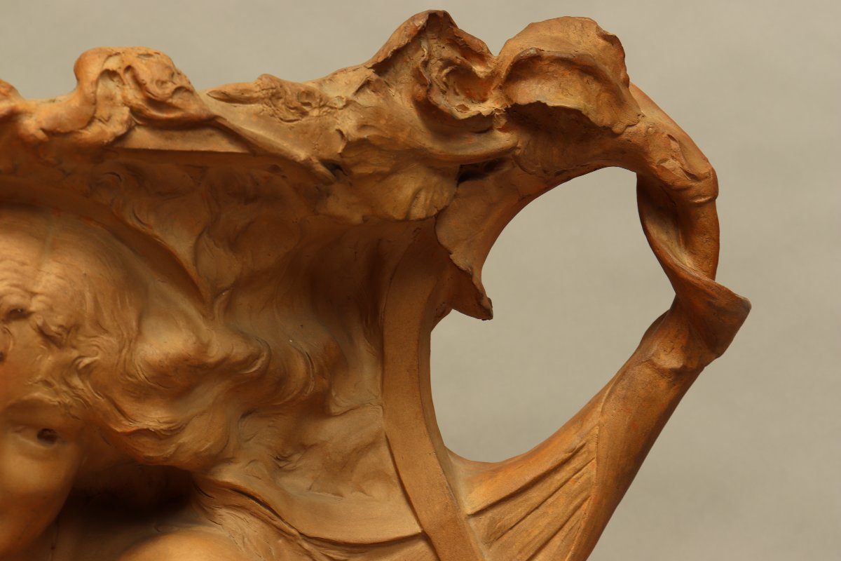 Muse, vase en terre cuite par Paul François Berthoud-photo-3