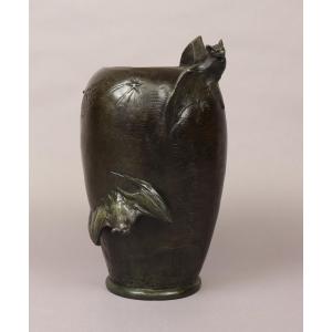 Vase aux chauve-souris par Hans Stoltenberg Lerche
