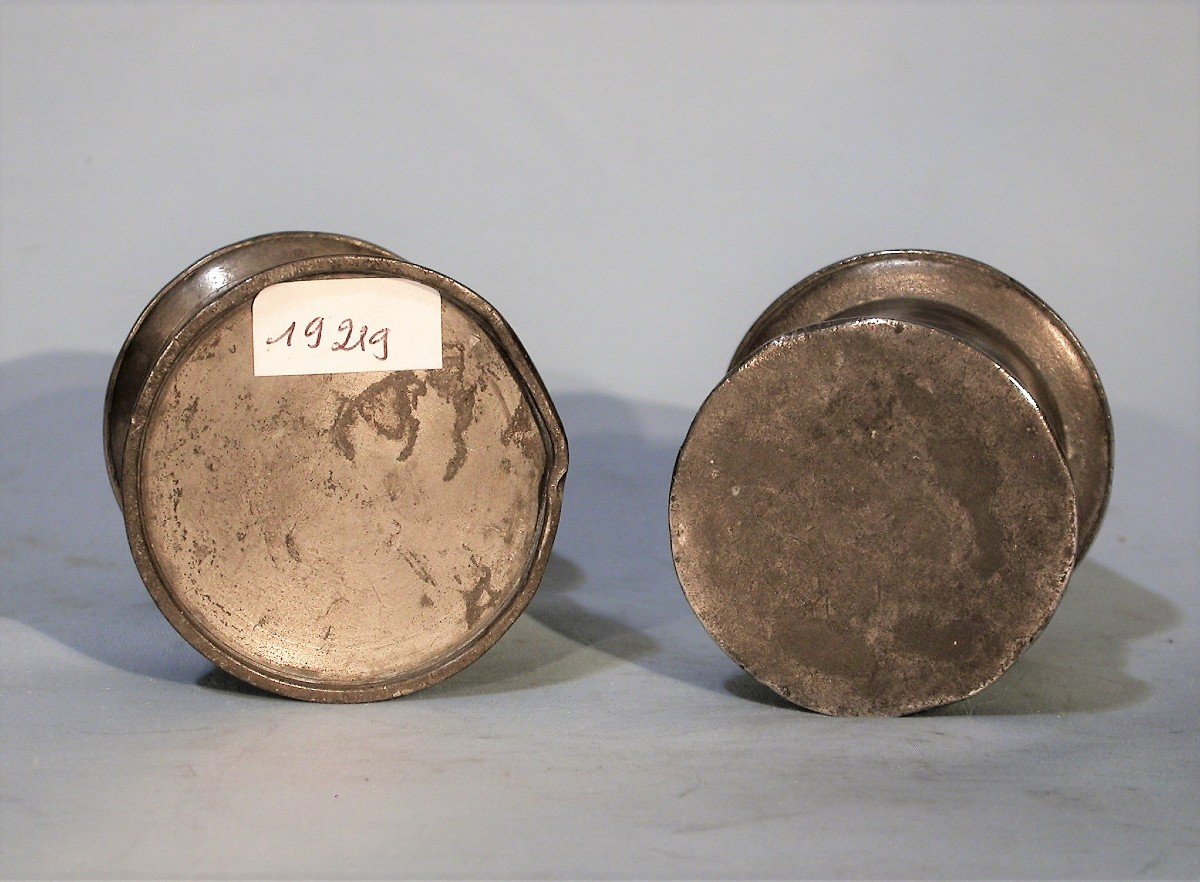 Two Pewter Shakers - 19th Century-photo-1