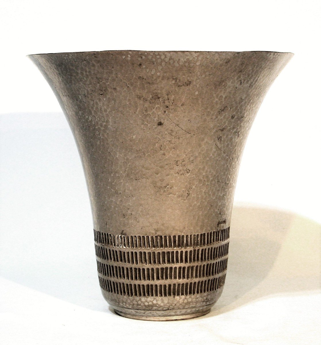 “art Deco” Vase In Pewter By Delavan-photo-4