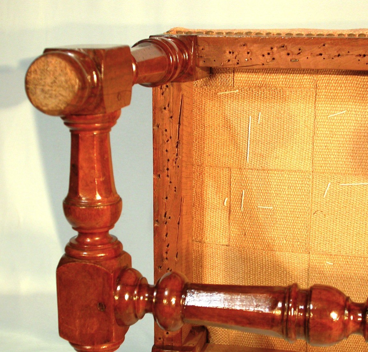 TABOURET EN NOYER, FIN DU XVII ème s-photo-4