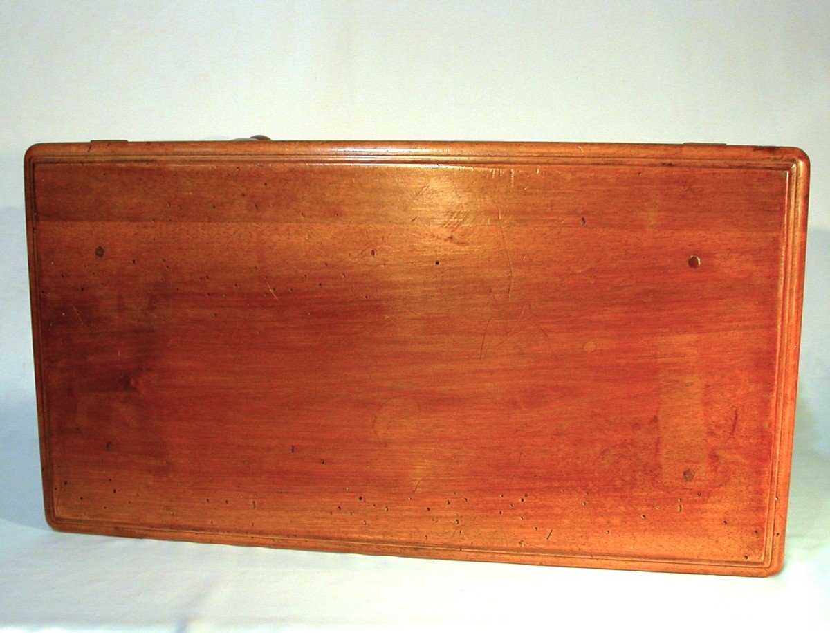 Rare Small “spanish” Walnut Table-photo-4