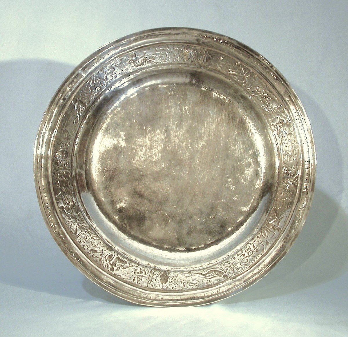 GRAND PLAT EN ARGENT D'APRES CASPAR ENDERLEIN-photo-1