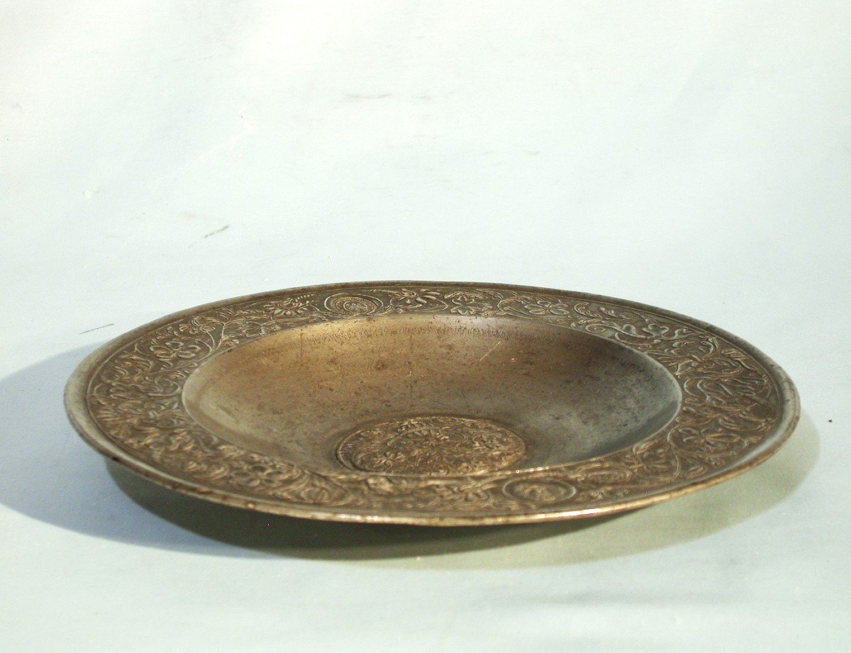 RARE ASSIETTE EN ETAIN (étain) - SUISSE, MILIEU DU XVII ème s-photo-2