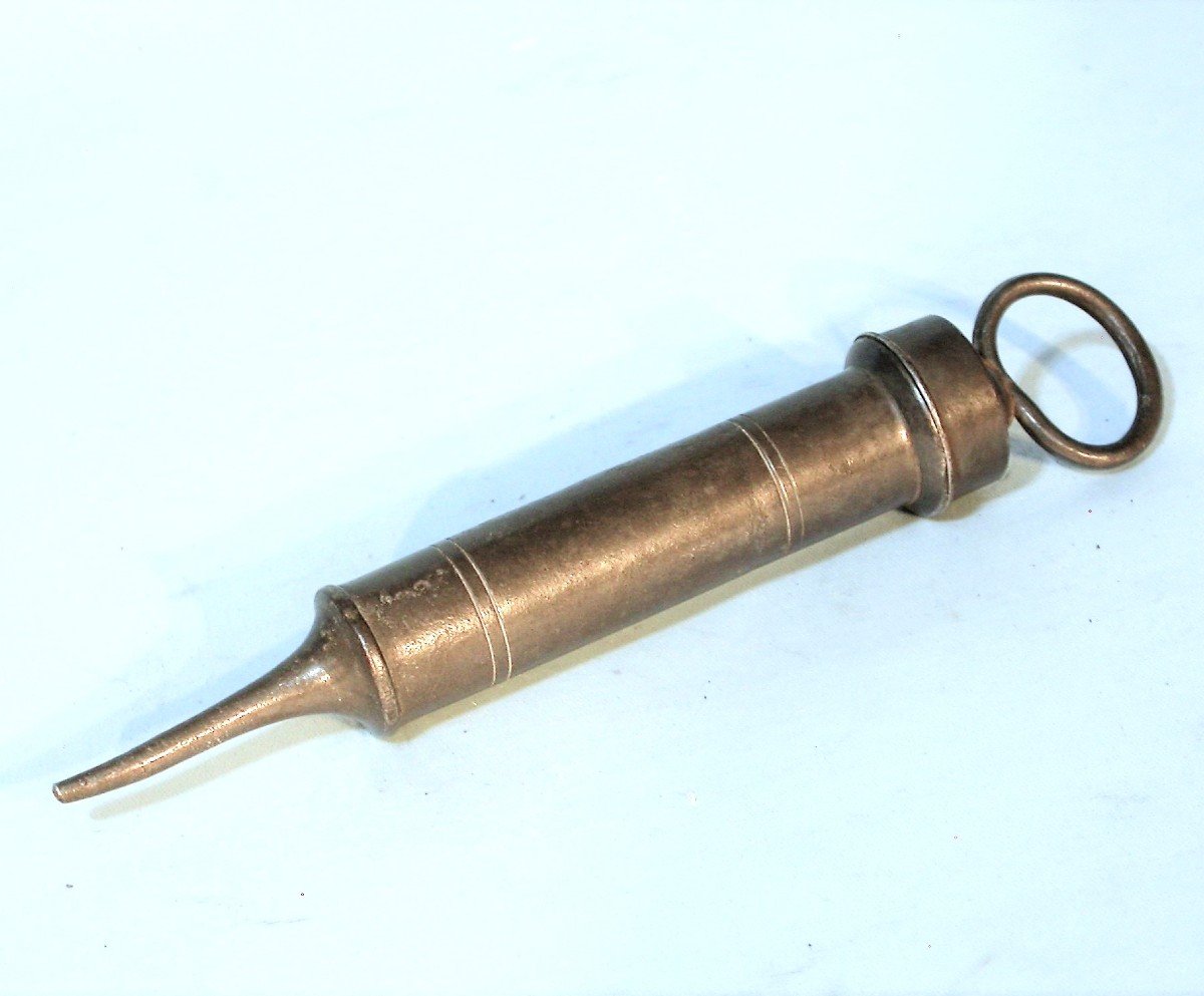Medicine - Very Small "otho-rhino" Syringe In Pewter - 19th Century