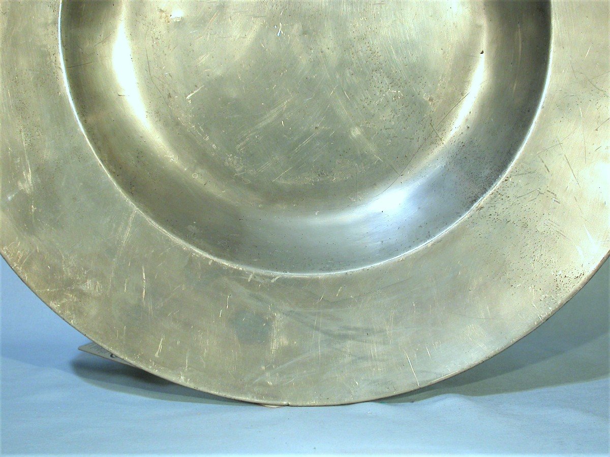 Large Pewter Dish  - Neuchâtel, 17th Century-photo-3