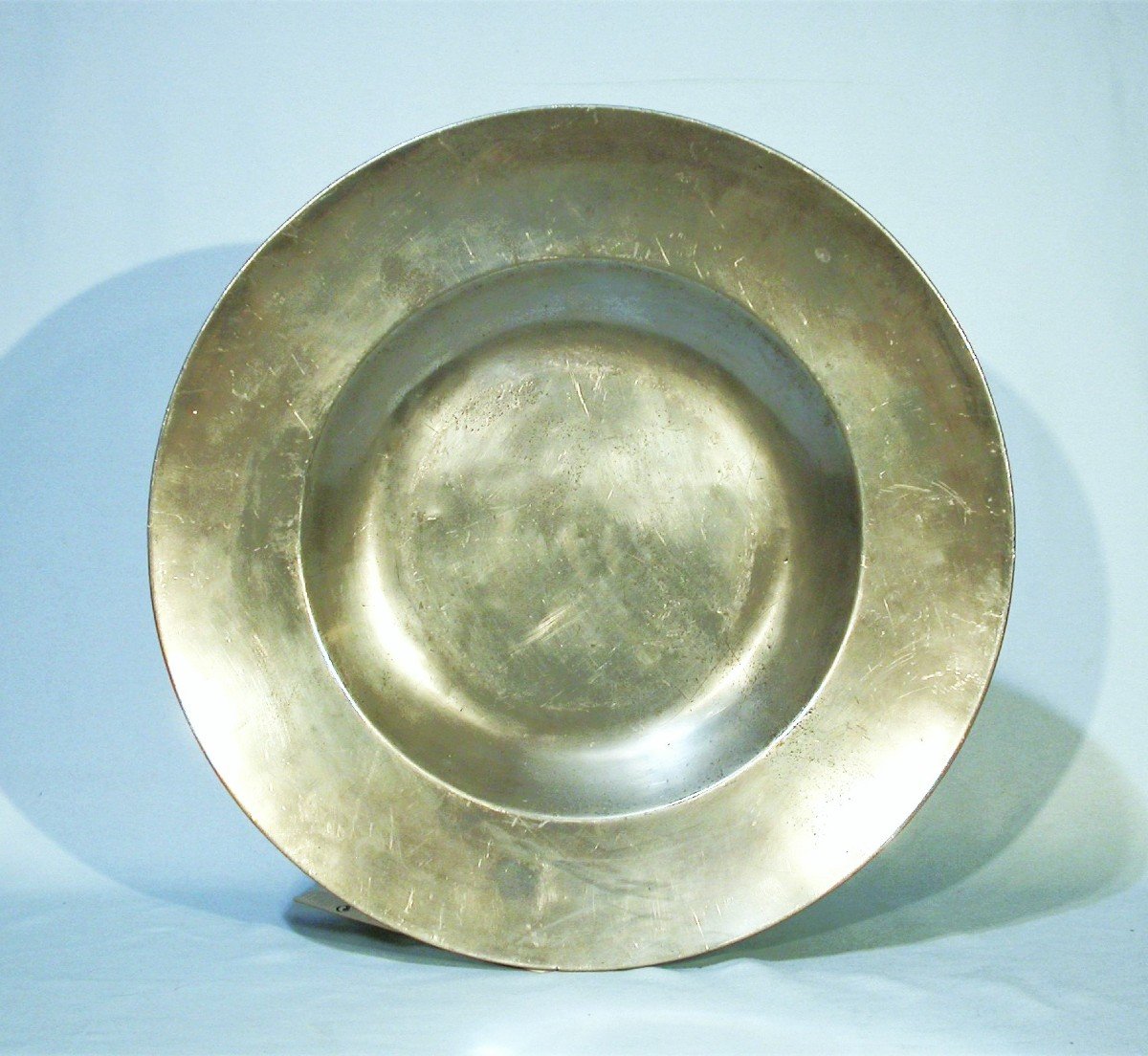 Large Pewter Dish  - Neuchâtel, 17th Century-photo-4