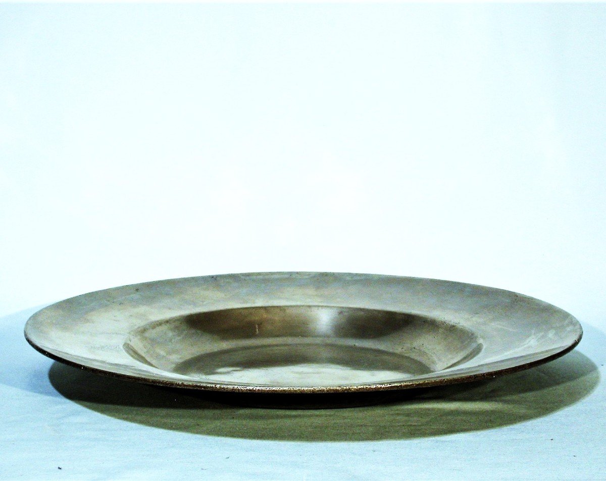 Large Pewter Dish  - Neuchâtel, 17th Century