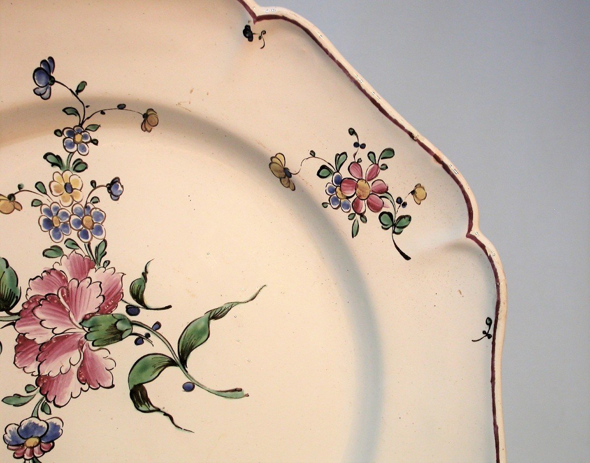 Large Earthenware Dish - Sceaux (?), 18th Century