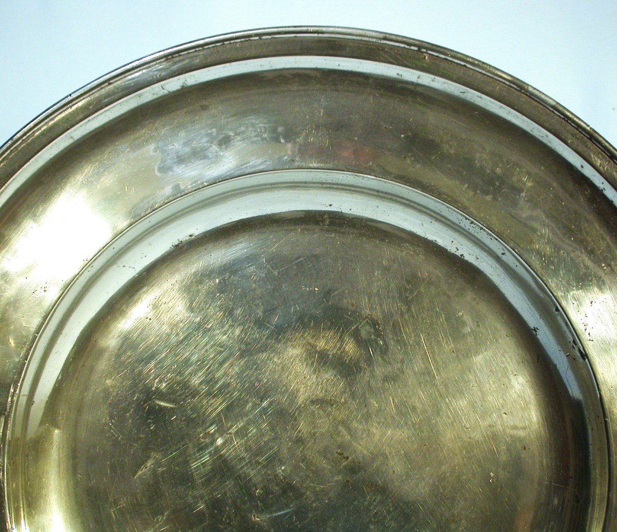 Large Pewter Venison Dish - Huy, Early 18th Century