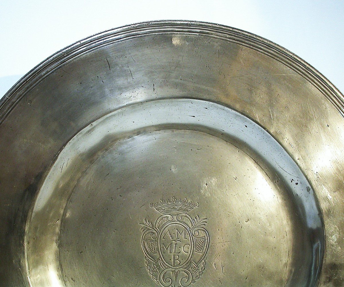TRES GRAND PLAT EN ETAIN "À LA CARDINAL" - CALAIS, CIRCA 1700-photo-3
