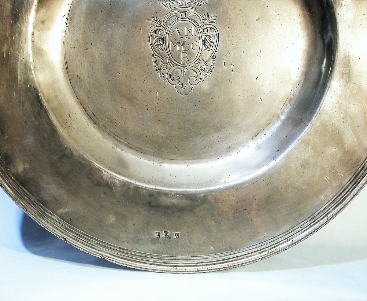 TRES GRAND PLAT EN ETAIN "À LA CARDINAL" - CALAIS, CIRCA 1700-photo-4