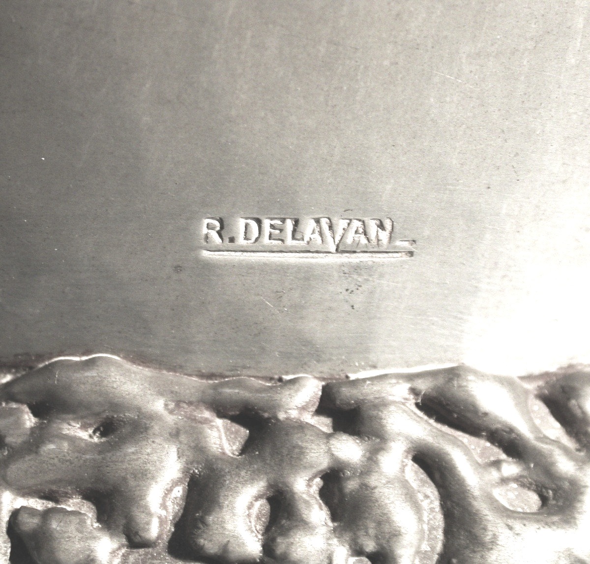 VASE "ART DECO" EN ETAIN DE RENE DELAVAN-photo-1