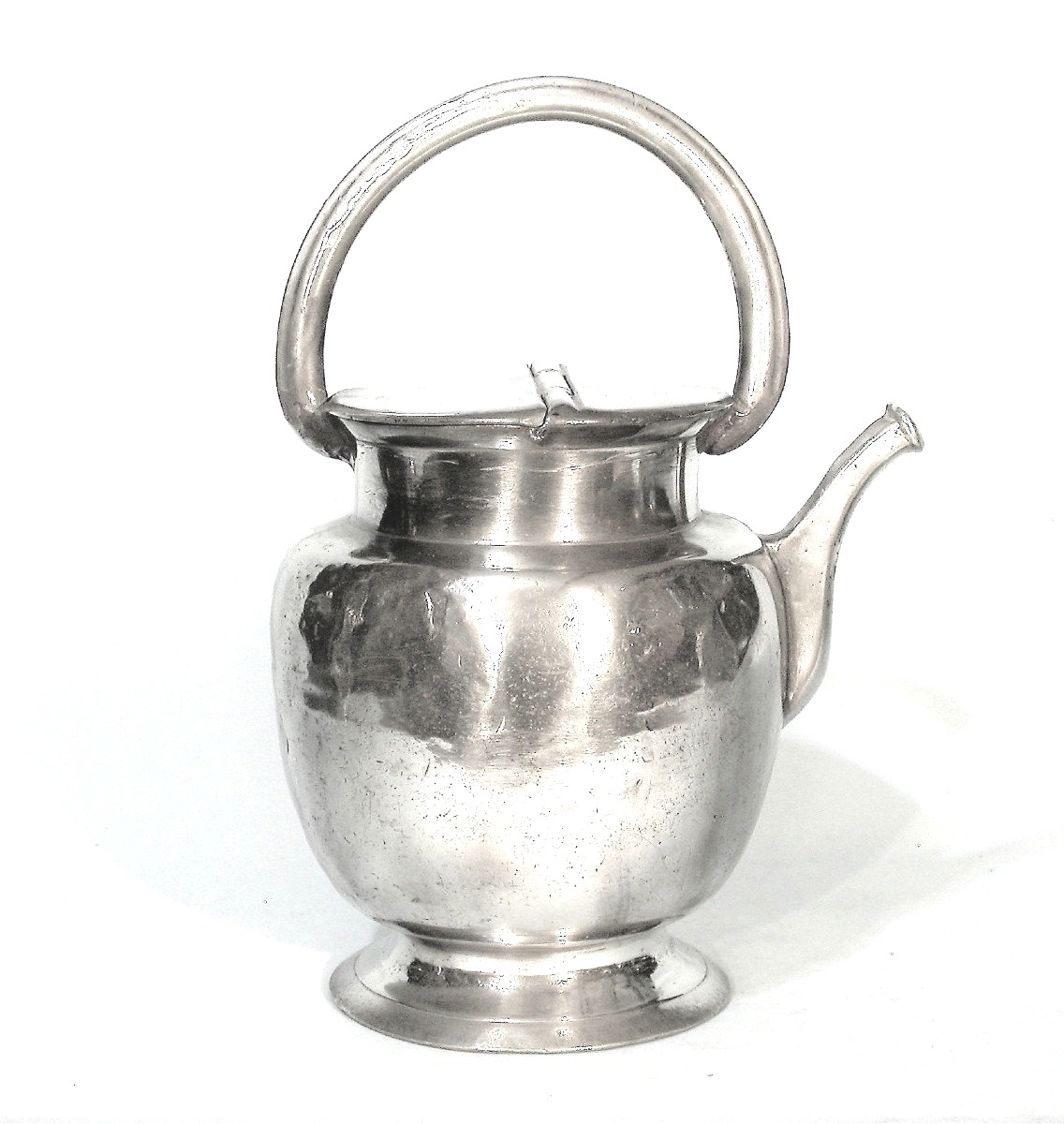 CRUCHE À LAIT EN ETAIN - REGION DE LYON, CIRCA 1800