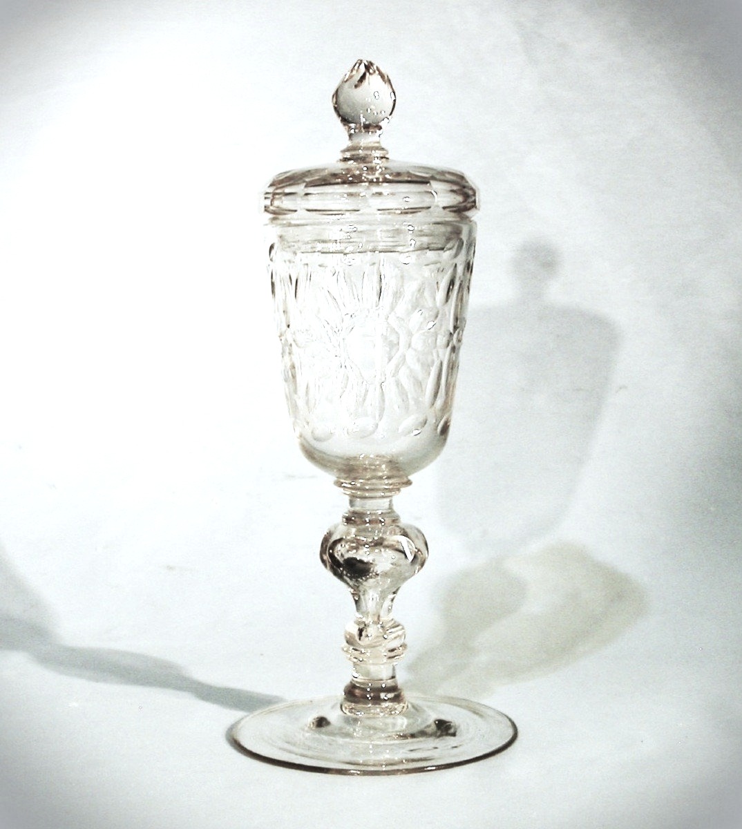 HANAP ou GRAND VERRE À JAMBE COUVERT - BOHÊME (?), XVIII ème s-photo-5