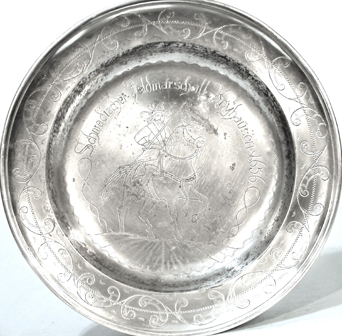 PLAT EN ETAIN - HEILBRONN, XIX ème s (Portrait équestre de Knyphausen)-photo-2