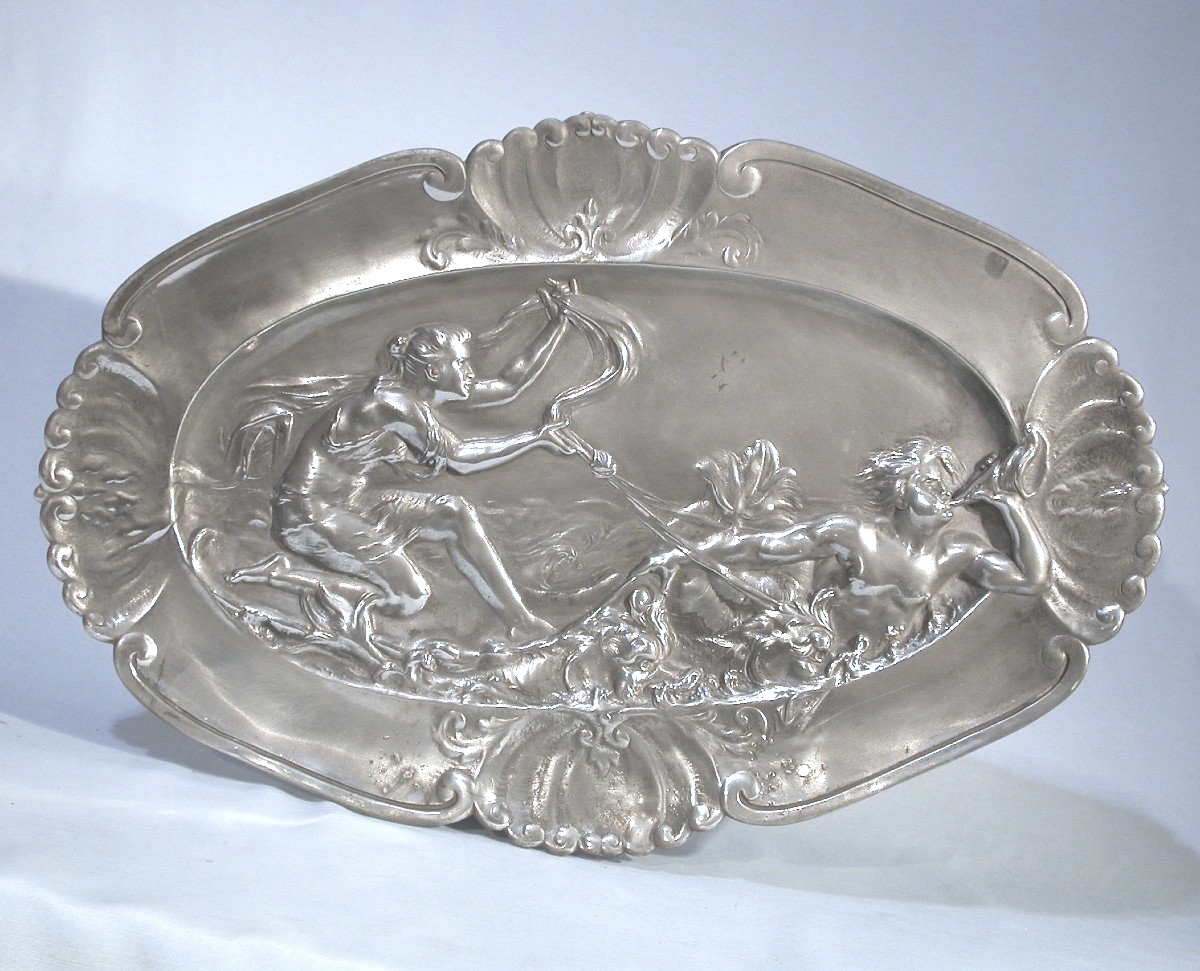 PLAQUE "ARTNOUVEAU" EN ETAIN DE EMILE PETIZON