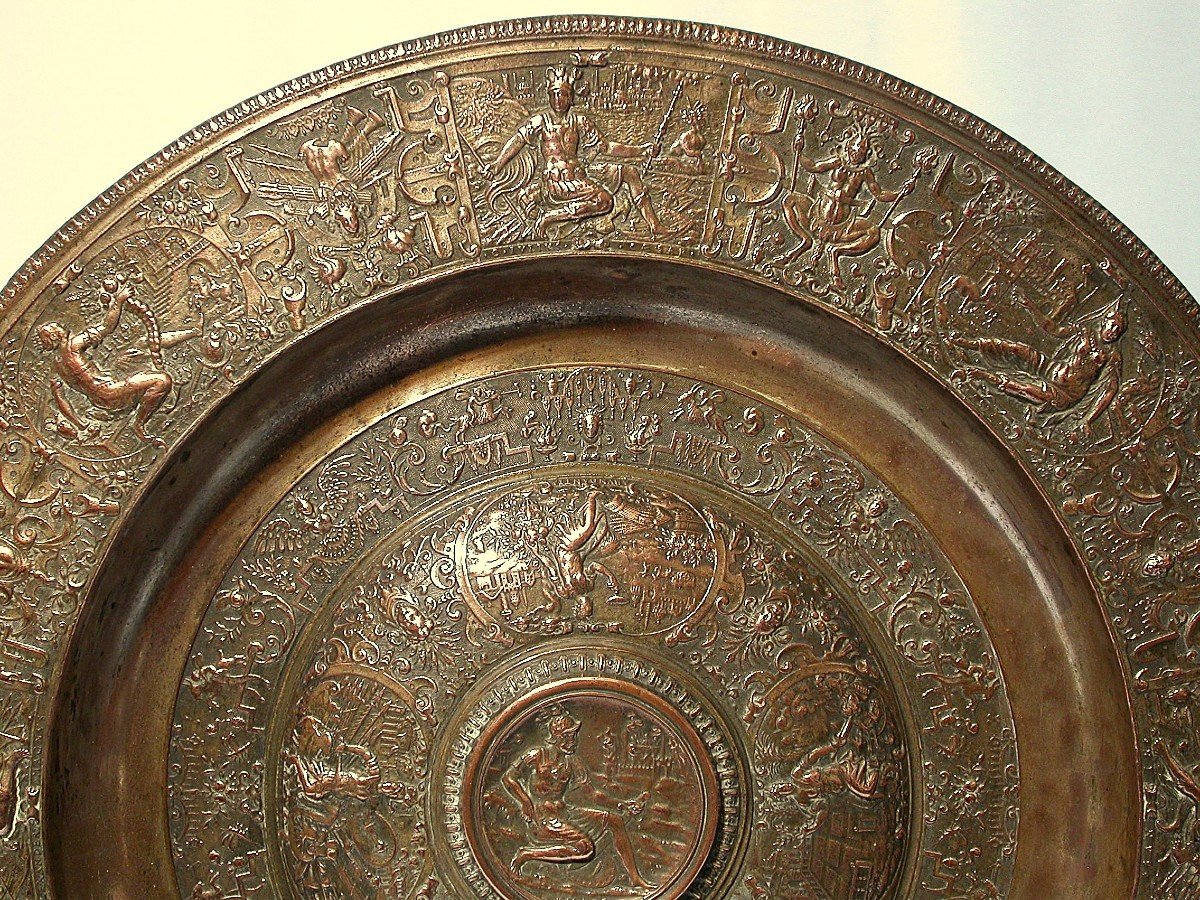 Large Basin Of "mars" In Copper, XIX Th C-photo-1