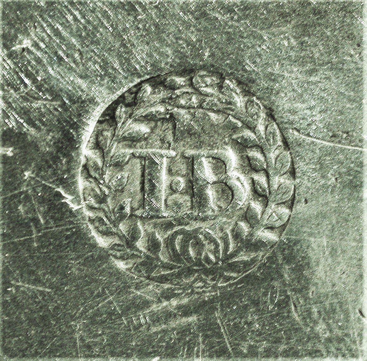 Large "à La Cardinal" Pewter Dish - South Of France, End Of The 17th Century-photo-3