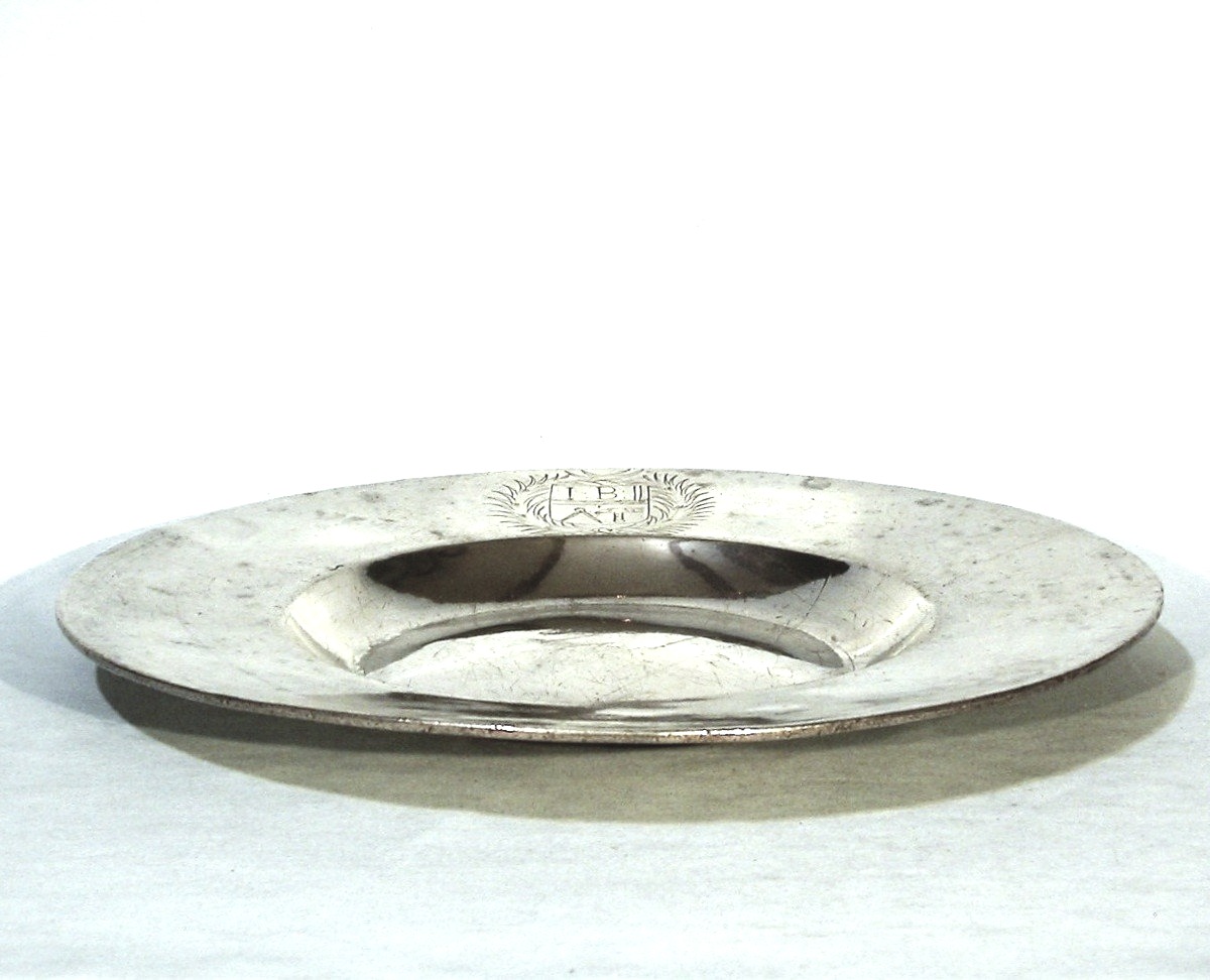 Large "à La Cardinal" Pewter Dish - South Of France, End Of The 17th Century