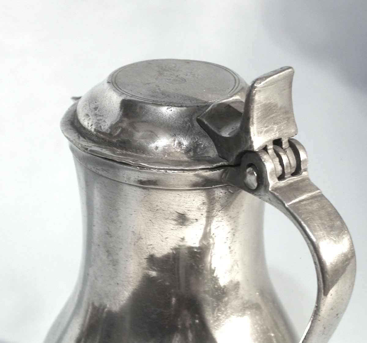 Pewter Wine Pitcher - Tournai, 19th Century-photo-1