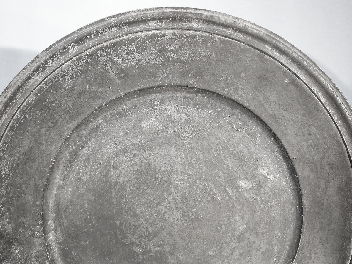 Large Pewter Dish "à La Cardinal" - Lyon, Second Quarter Of The 17th Century-photo-2