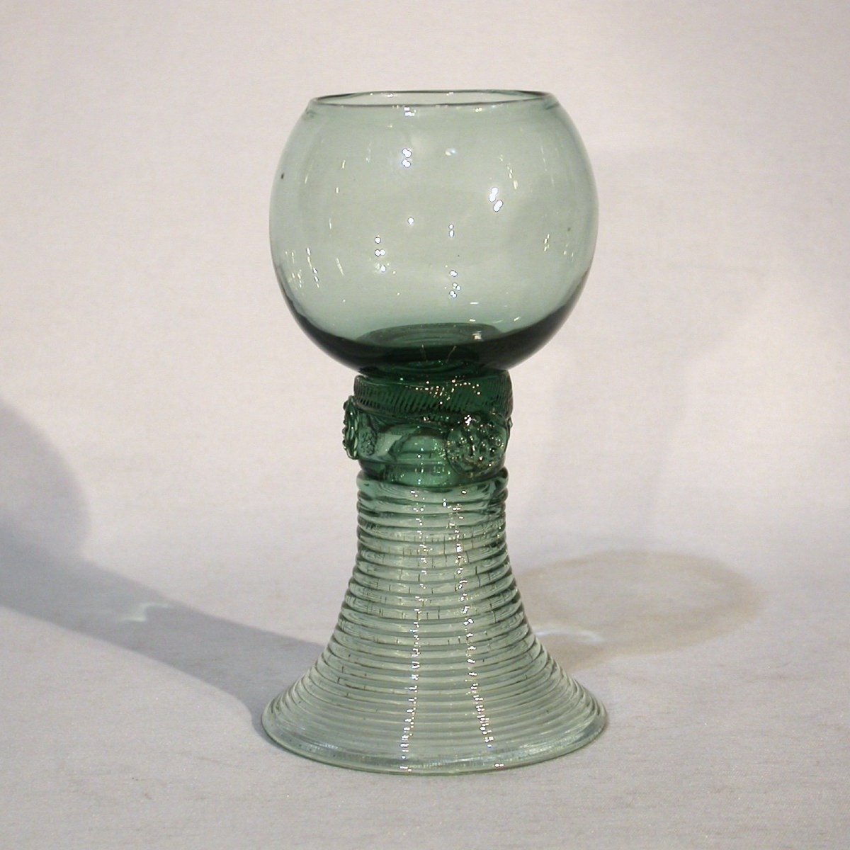 VERRES "RÖMER" - PAYS-BAS ou ALSACE (?), XVIII ème s-photo-2