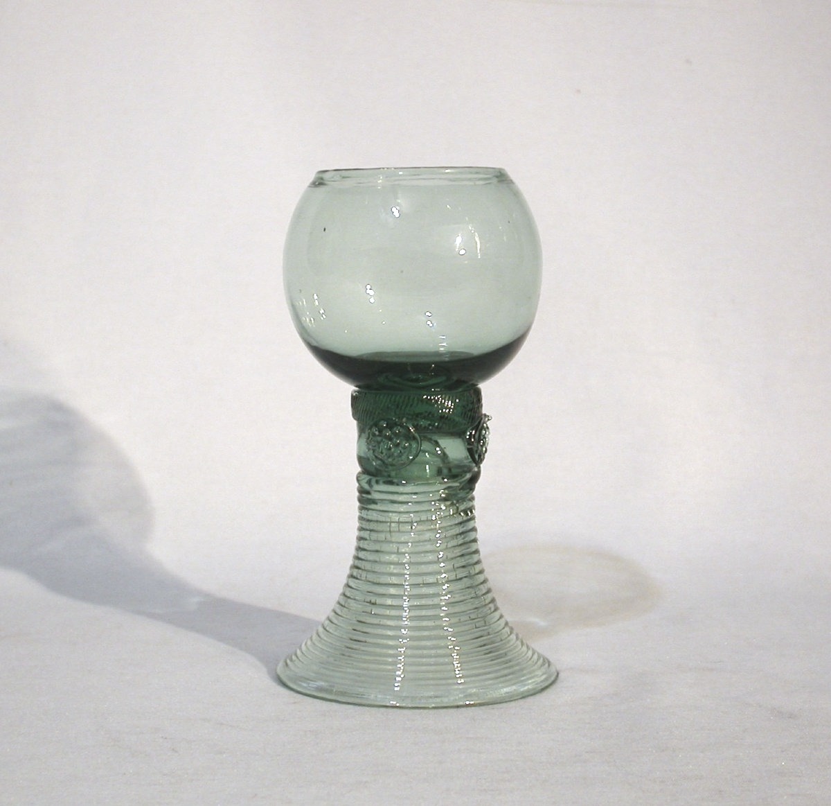 VERRES "RÖMER" - PAYS-BAS ou ALSACE (?), XVIII ème s-photo-5