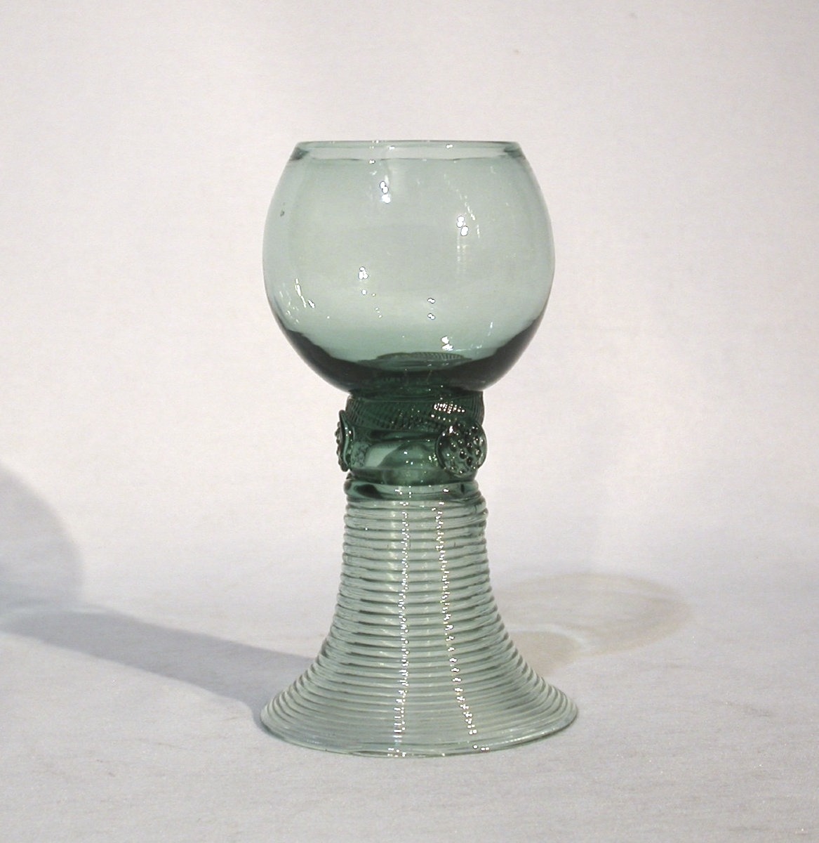 VERRES "RÖMER" - PAYS-BAS ou ALSACE (?), XVIII ème s-photo-6