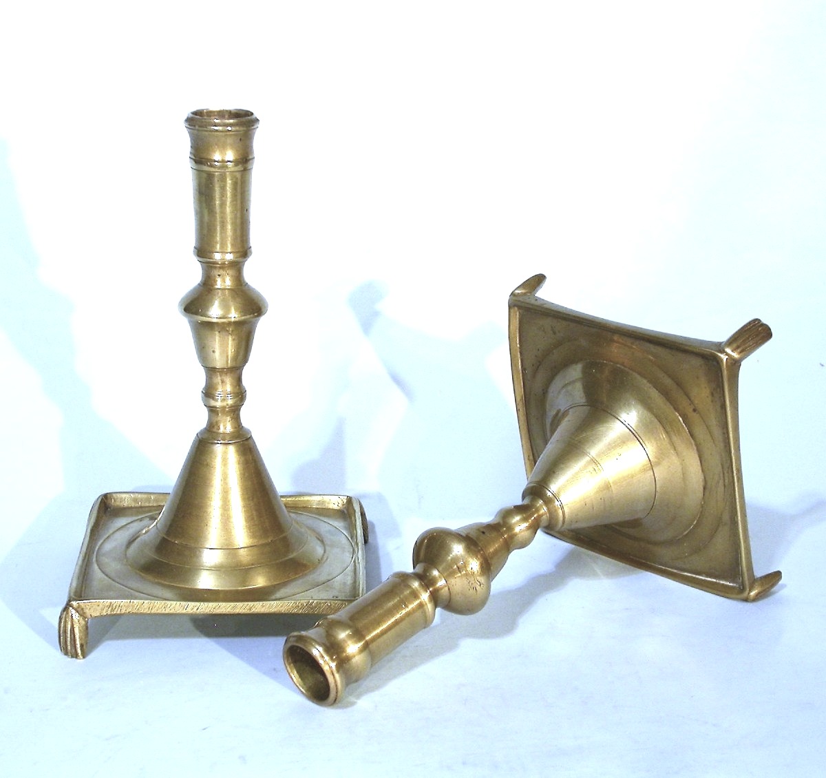 RARE PAIRE DE FLAMBEAUX EN LAITON - ESPAGNE, XVII ème s-photo-6