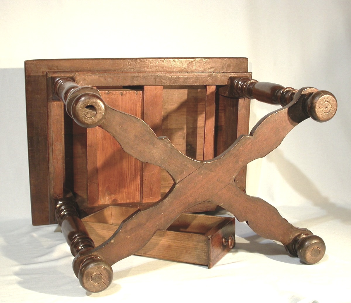 Rare Small Marquetted Table - Early 18th Century-photo-4