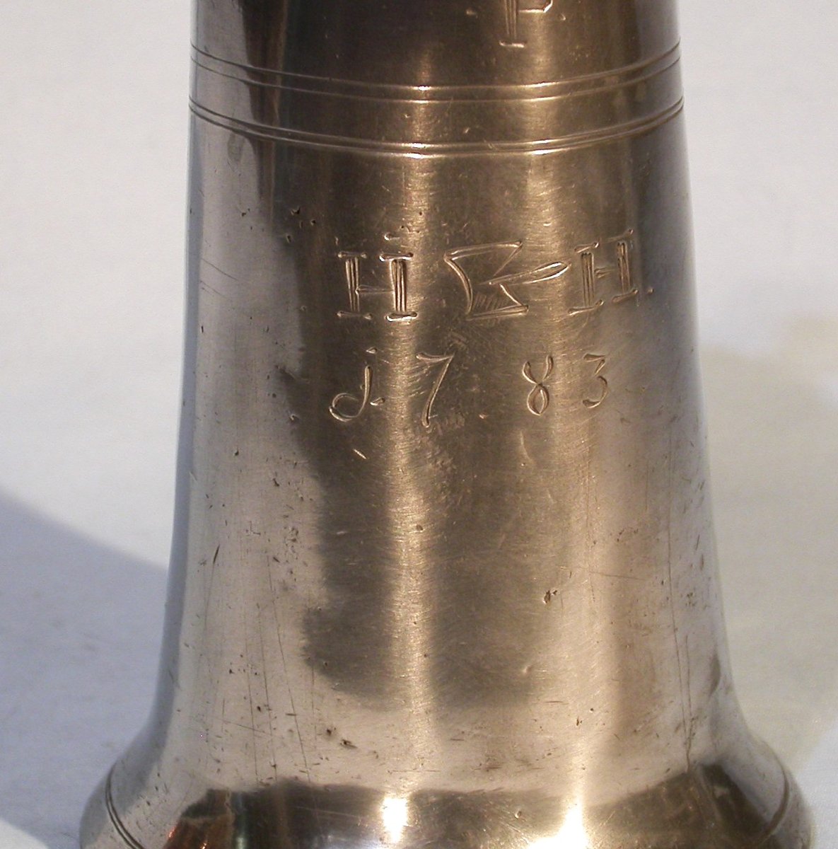 PICHET À VIN EN ÉTAIN - ALSACE ou SUISSE (?), XVIII ème s-photo-2