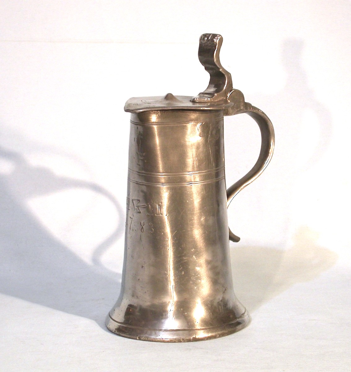 PICHET À VIN EN ÉTAIN - ALSACE ou SUISSE (?), XVIII ème s