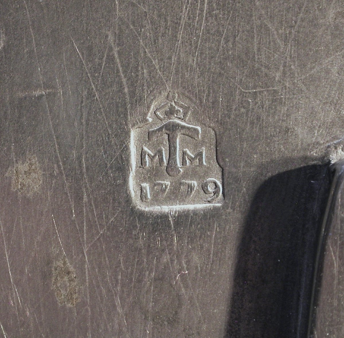 TRES RARE PICHET À VIN EN ÉTAIN - MONTBARD, XVIII ème s-photo-1