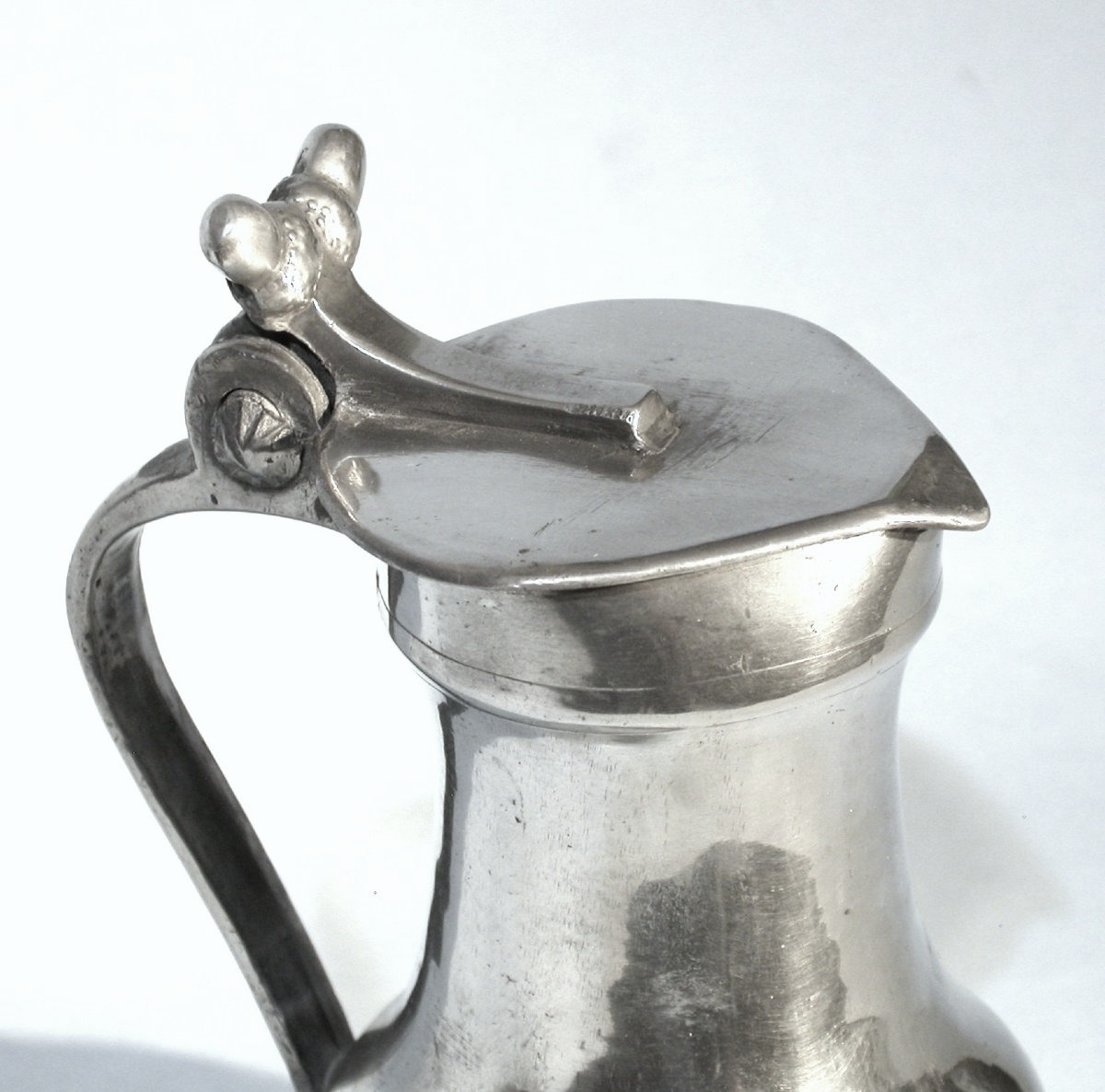 PICHET À VIN EN ÉTAIN - BASSE-NORMANDIE (CAEN ?), CIRCA 1800-photo-2