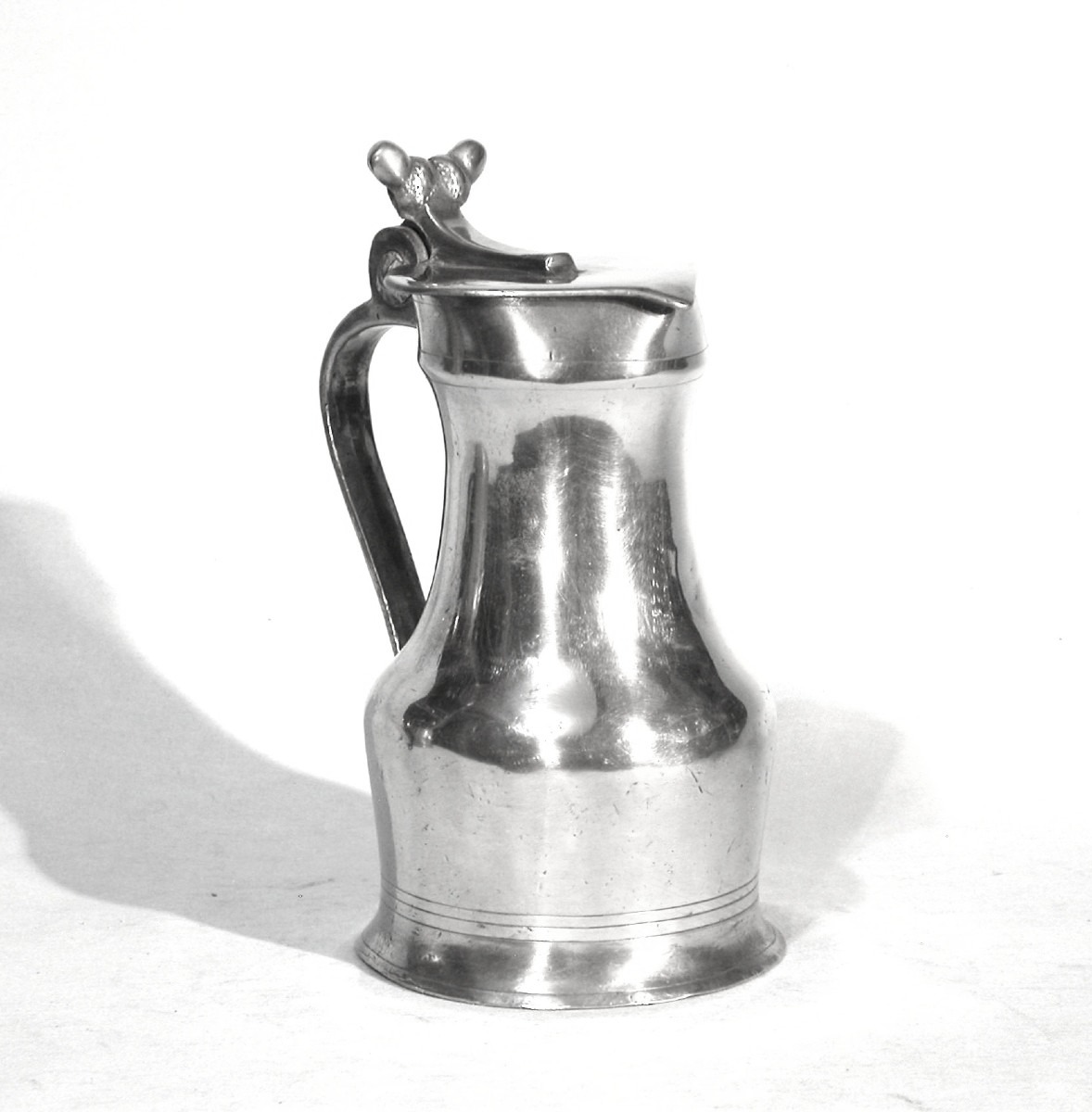 PICHET À VIN EN ÉTAIN - BASSE-NORMANDIE (CAEN ?), CIRCA 1800
