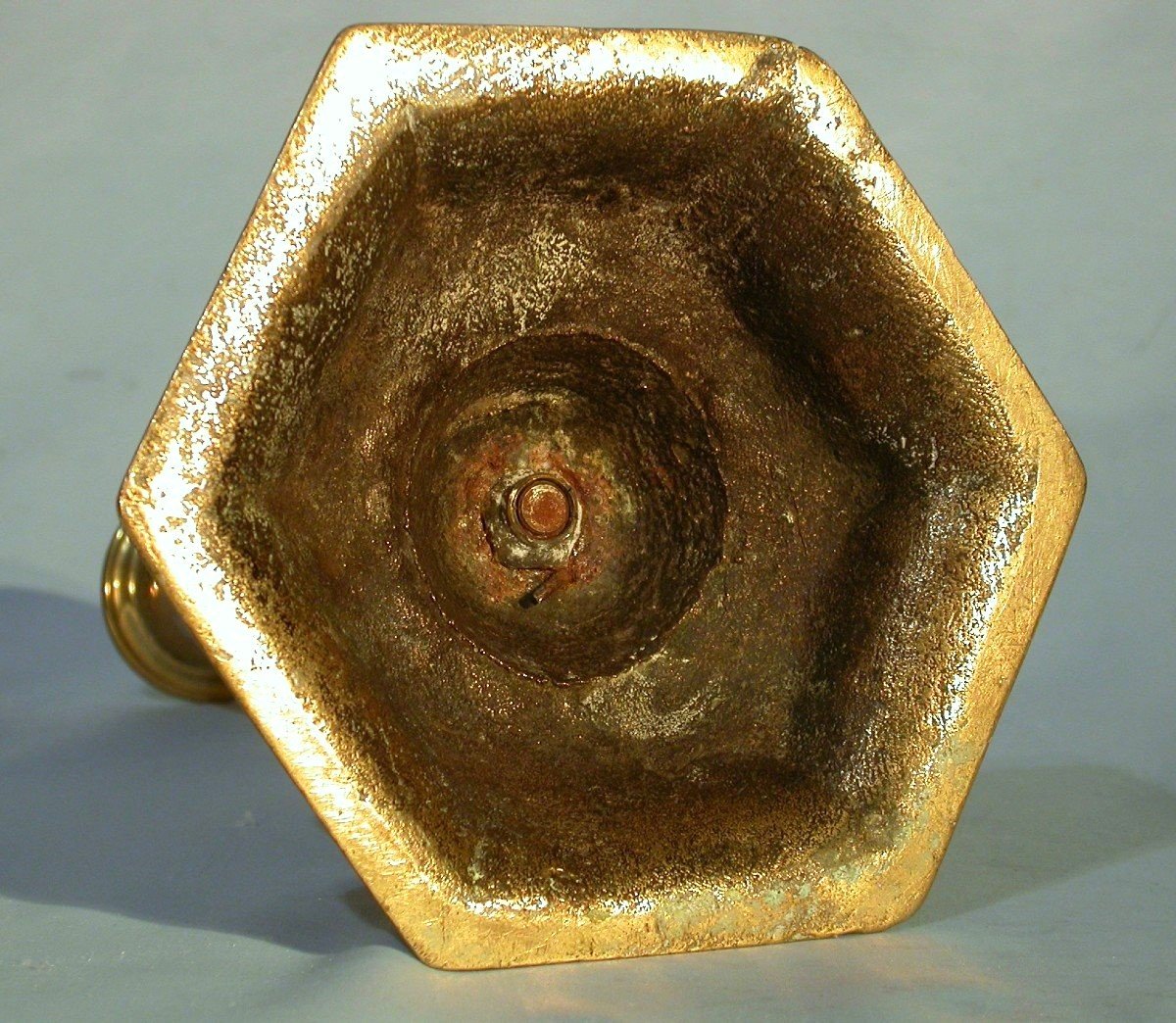 PAIRE DE FLAMBEAUX EN LAITON - SUÈDE (?), TOUT DÉBUT DU XVII ème -photo-5