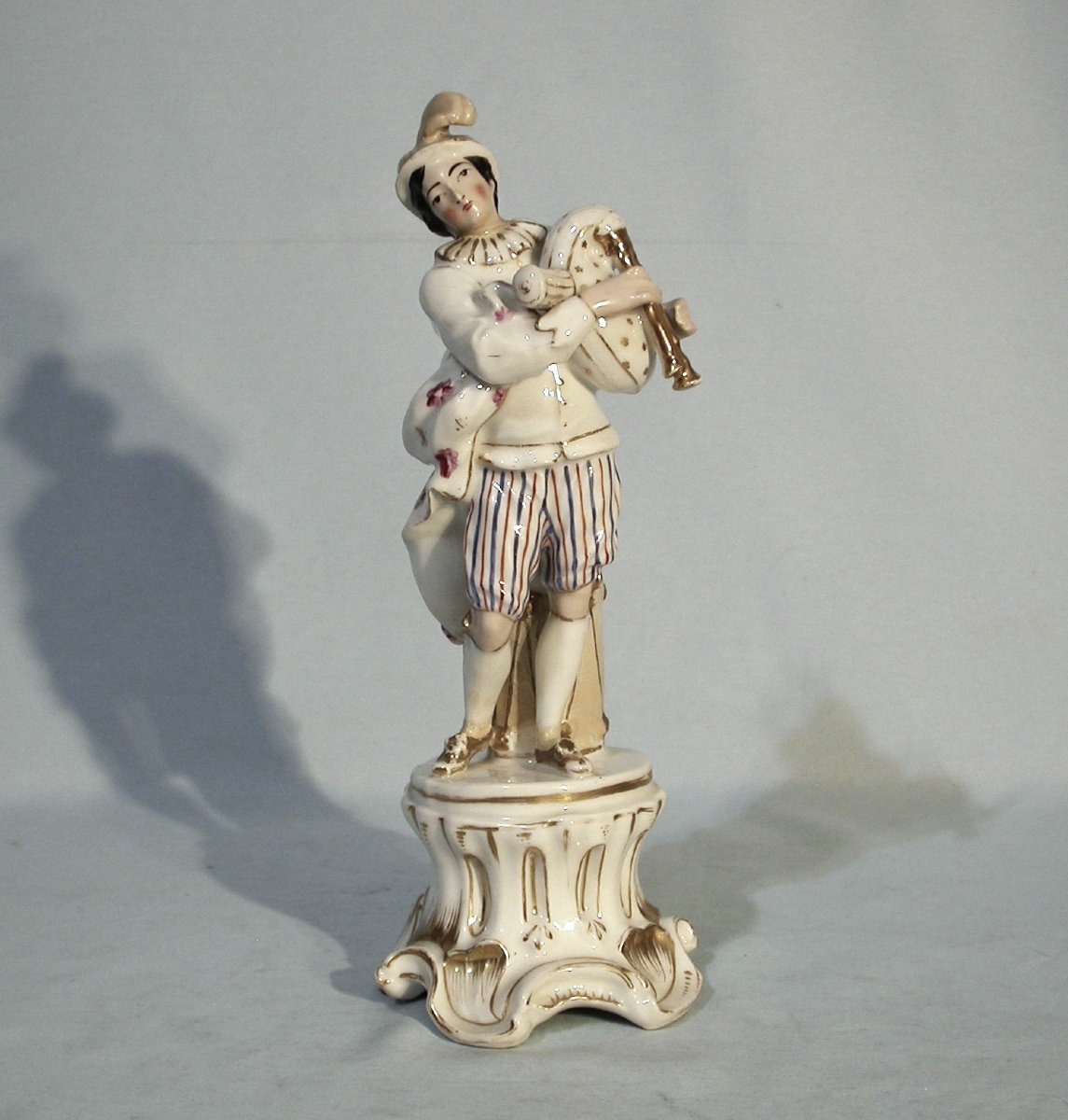 GROUPE EN PORCELAINE - LE JOUEUR DE CORNEMUSE XIX ème s-photo-2