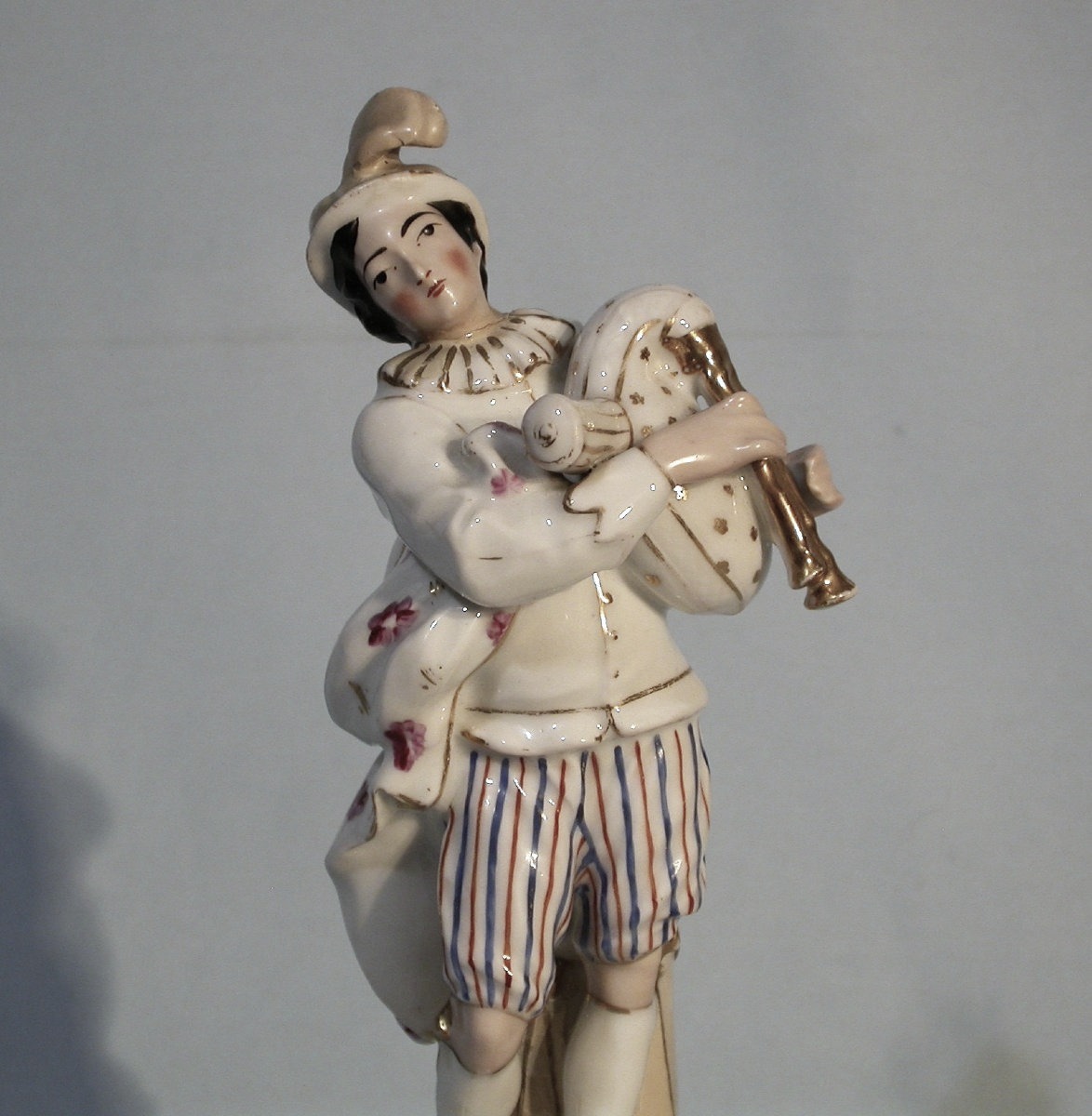 GROUPE EN PORCELAINE - LE JOUEUR DE CORNEMUSE XIX ème s-photo-3